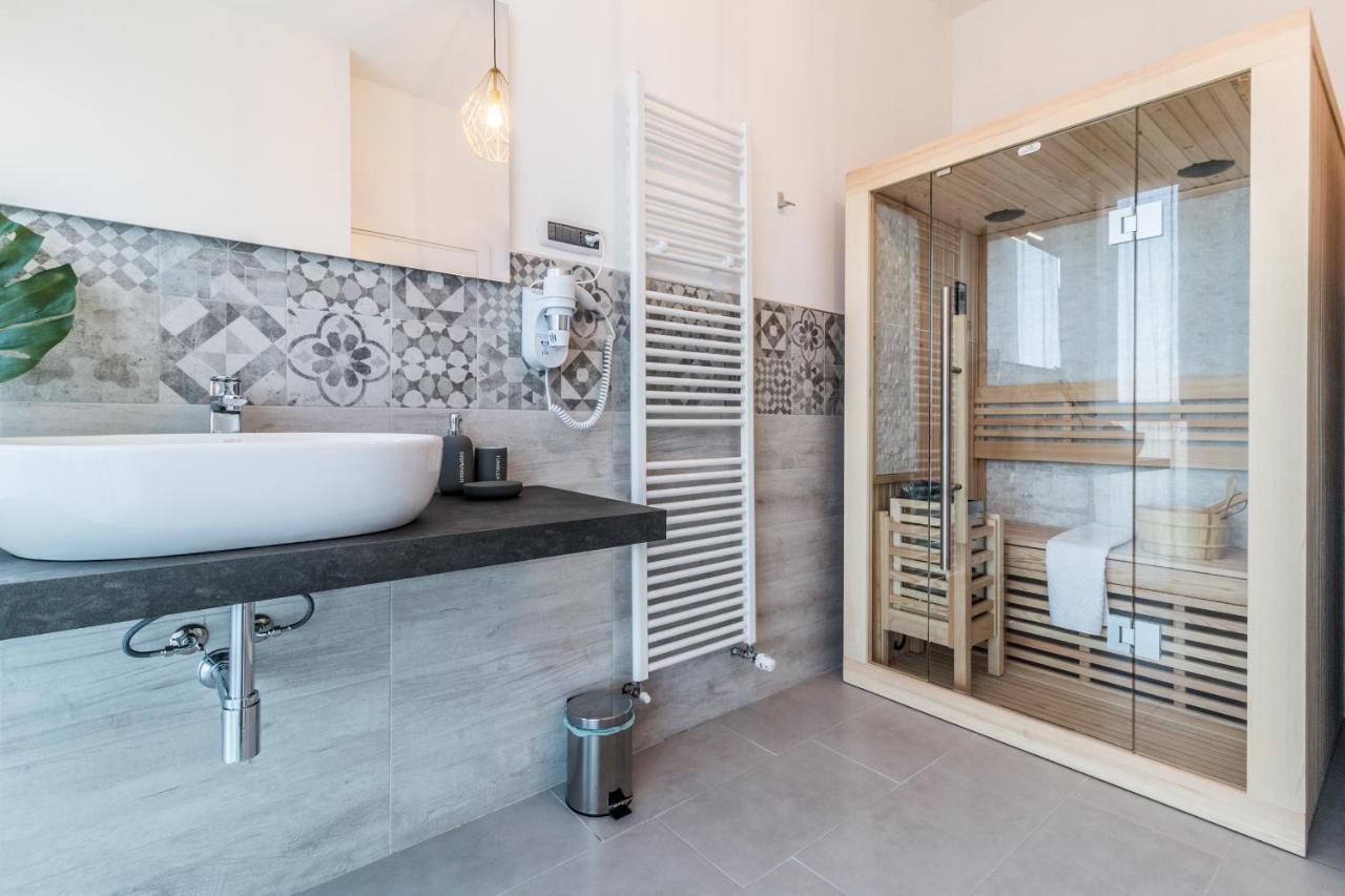 Private Spa Suite Sauna
