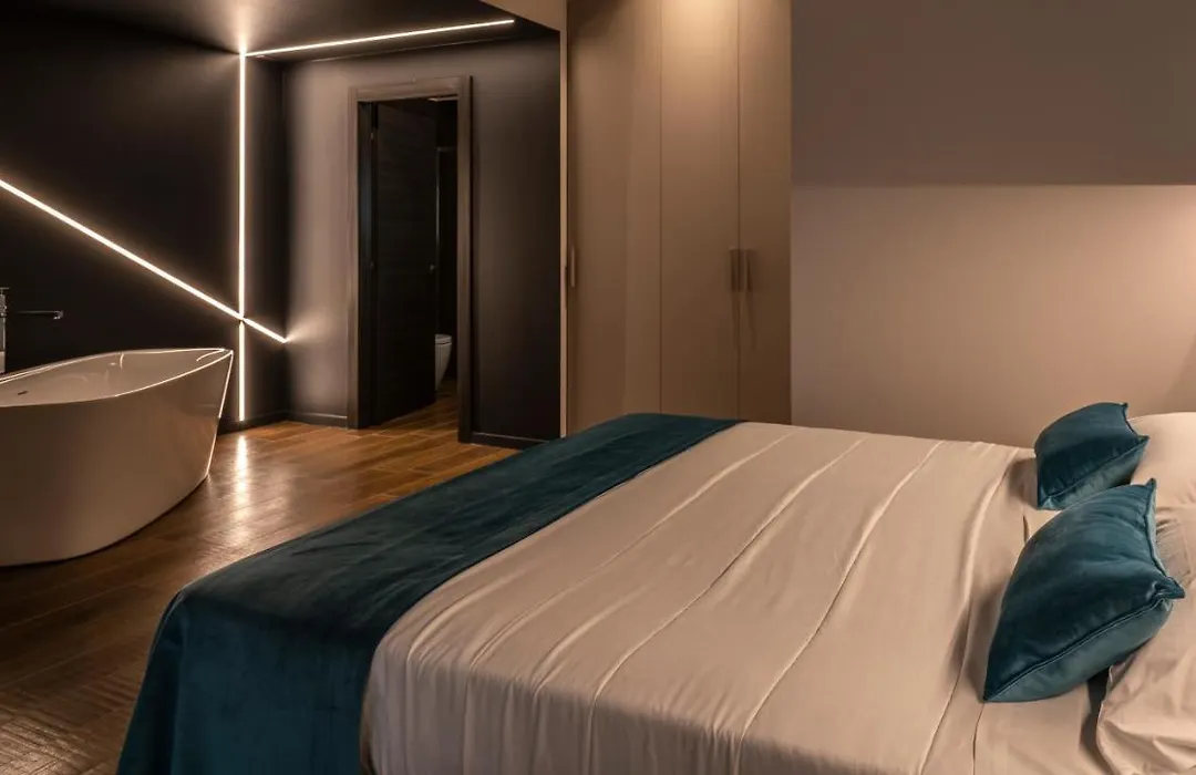 Astoria Boutique Apartments-1
